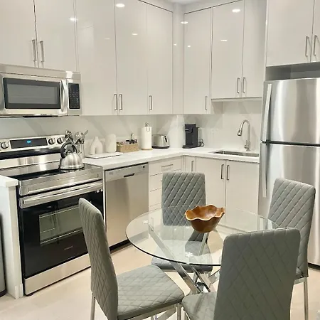 Bright Luxurious 2 Bedroom Apartment